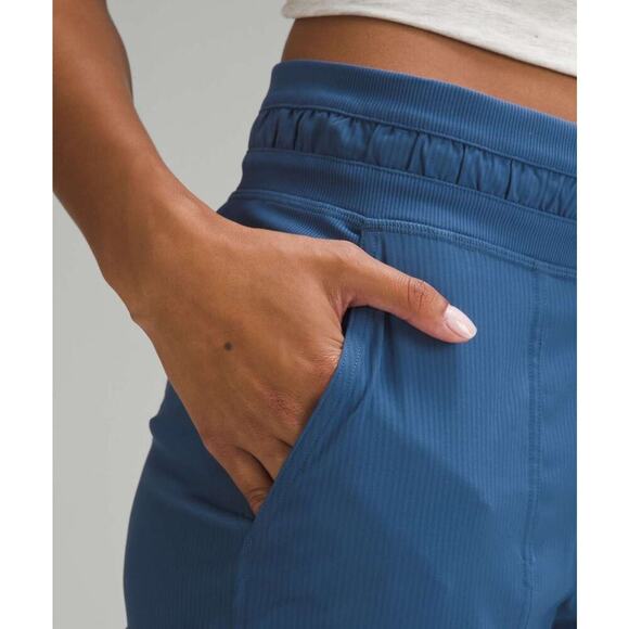 Lululemon Dance Studio Mid-Rise Cropped Gym Pants Pitch Blue Swift Size 4 - Picture 6 of 15